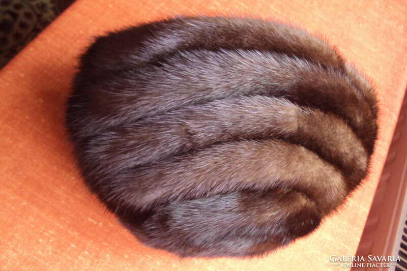 Brand new / German-made / brown mink fur coat from August Kaiser Fur House.