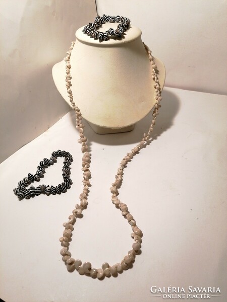 Jewelry made of snail shells (918)