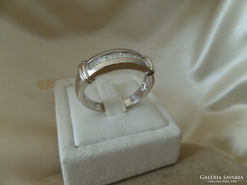 White gold ring with baguette cut bezels