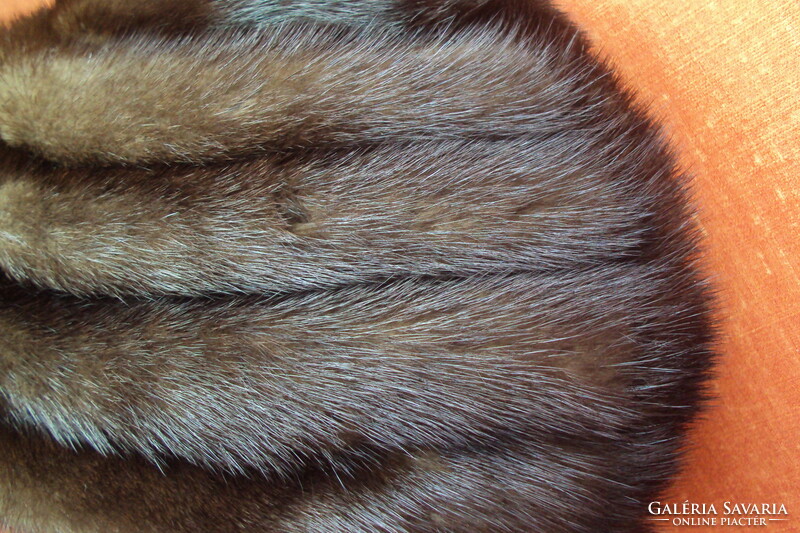 Brand new / German-made / brown mink fur coat from August Kaiser Fur House.
