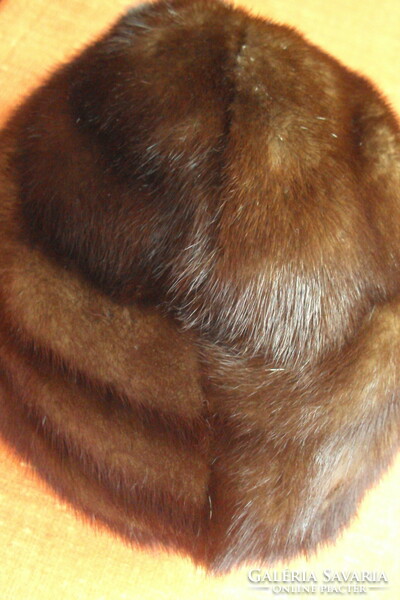 Brand new / German-made / brown mink fur coat from August Kaiser Fur House.