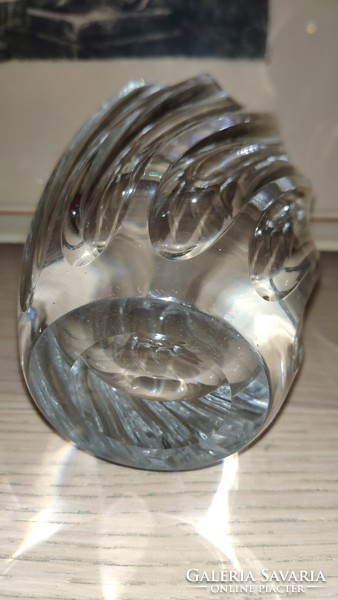 Csodás art glass váza csavart mintával