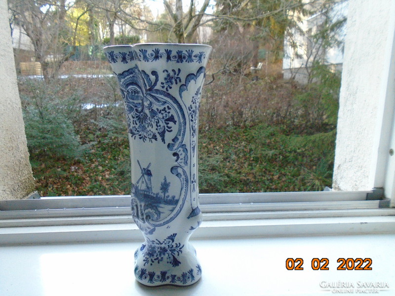 19.sz gazdag kézzel festett kobaltkék mintákkal, dombormintás váza tájképpel