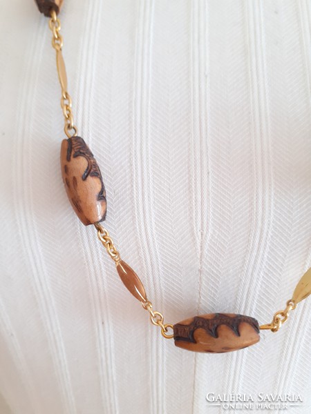 Retro old wooden women's necklace