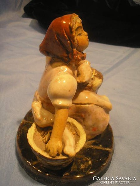 N16 Cséfalvay Art decó kerámia majolika szobor csoport lány galambokkal  restaurálandóan  eladó