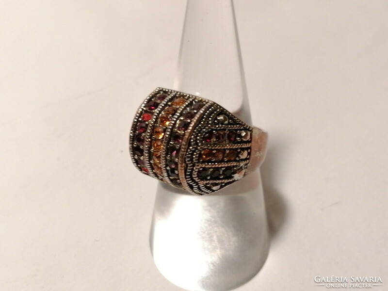Színes strasszkőves gyűrű (931)