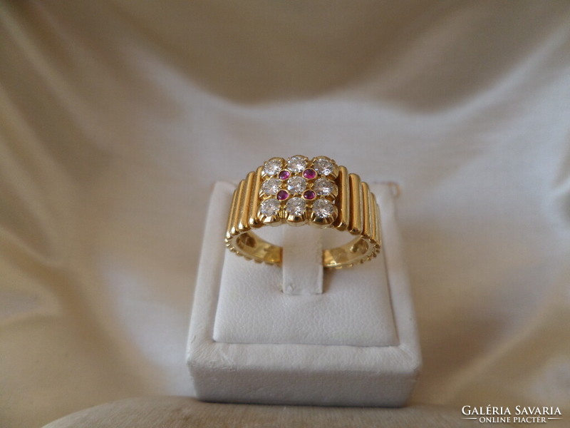 18K gold ring with diamonds and small rubies