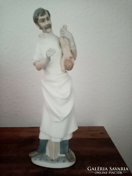 Ritka nagyméretű Lladro Gyerekorvos/Doktor porcelán figura