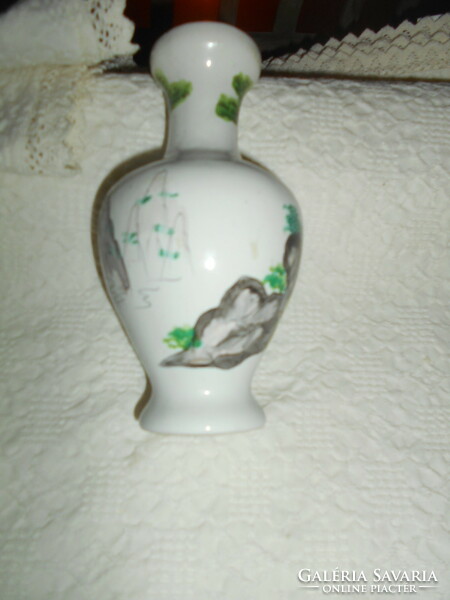 Kínai kézzel festett jelenetes  váza 16 cm