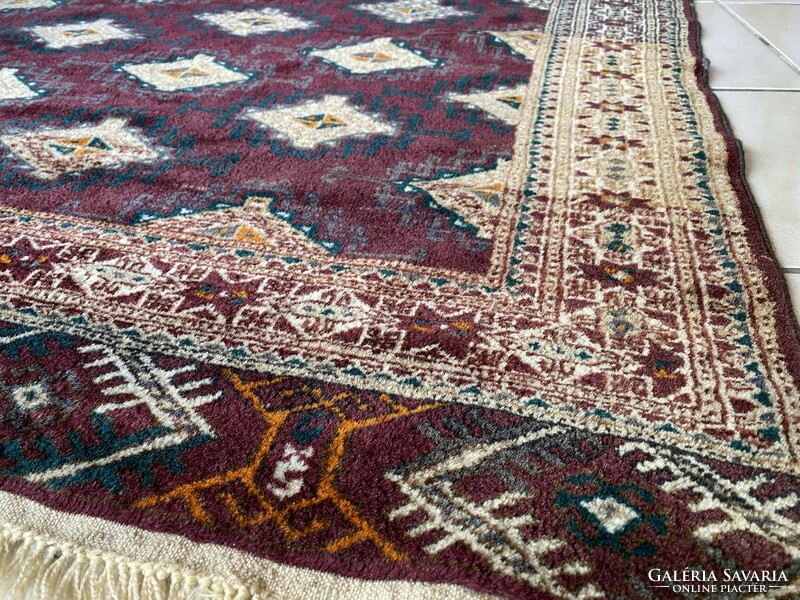 Special handmade Turkmen carpet 110x180
