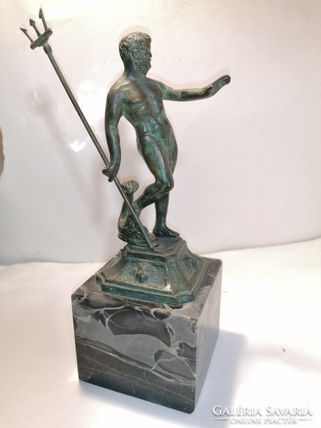 Bronze statue of Poseidon (930)