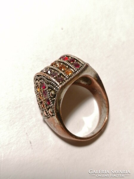 Színes strasszkőves gyűrű (931)