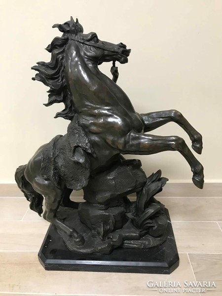 Guillaume Coustou's bronze equestrian statue