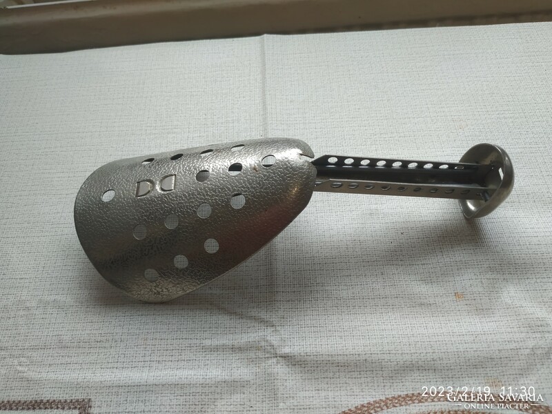 Retro metal shoe spoon for sale!