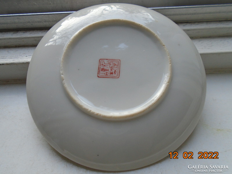 Hand painted hand marked Japanese decorative plate with a very rare scene pattern