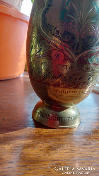 Indiai réz váza festett gravírozott