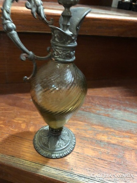 Art Nouveau spout, with intact glass, 22 cm high.