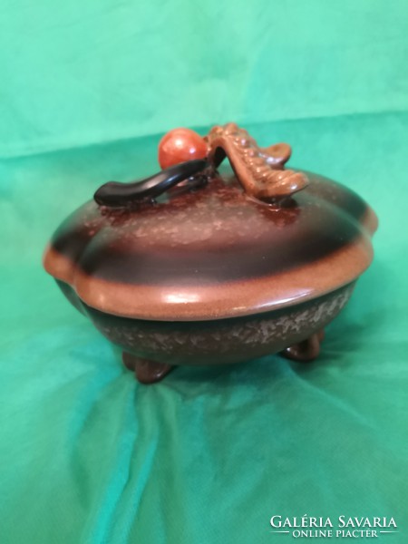 Ceramic biscuit holder with lid