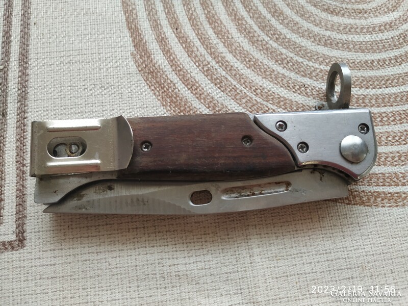 Hunting knife, pocket knife, knife in good condition for sale!