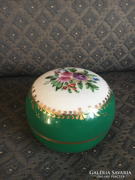 Herend green fondue painted bonbonier with mirrored medallion decor
