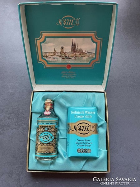 Immaculate, old 4711 cologne water and soap in its own silk-lined gift box
