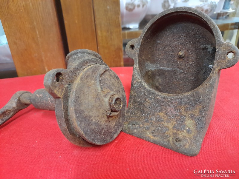 Antique American u.S.A.Patent, piccolo mexas cast iron grinder.
