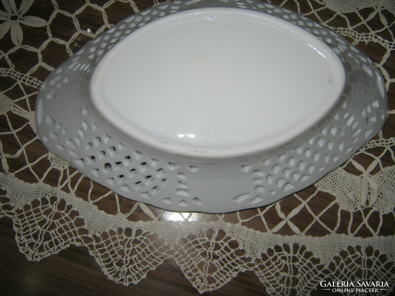 Openwork porcelain bowl