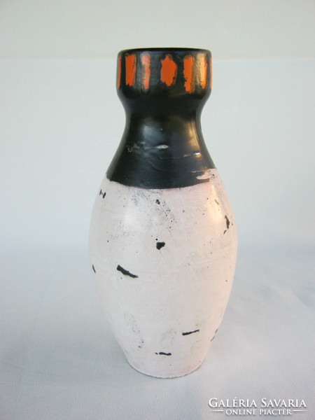 Ceramic vase of Gorka Lívia