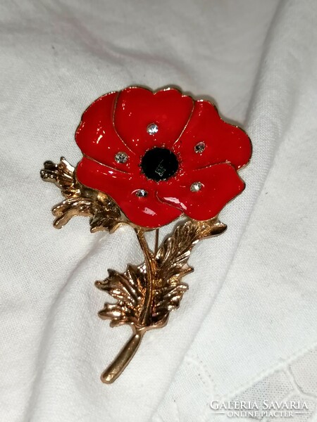 Elegant red flower brooch 152.