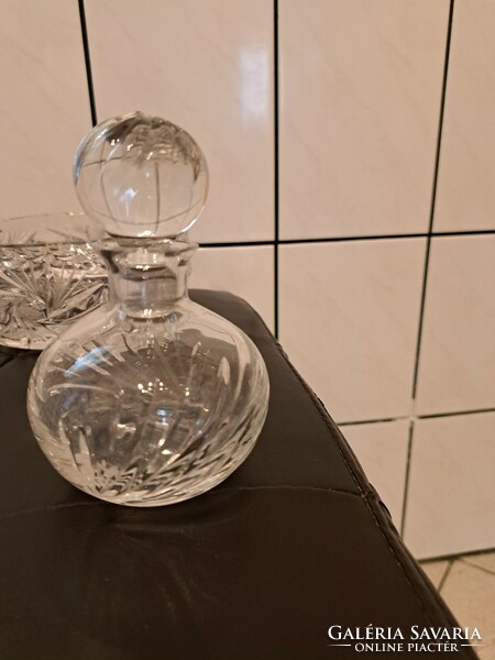 Parádi kristály üveg váza, asztalközép, kosárka, likőrös.