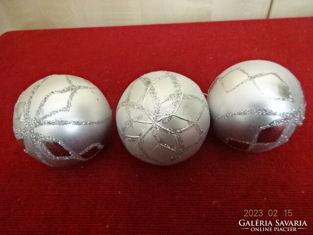 Christmas balls, silver color, diameter 6 cm. Jokai.