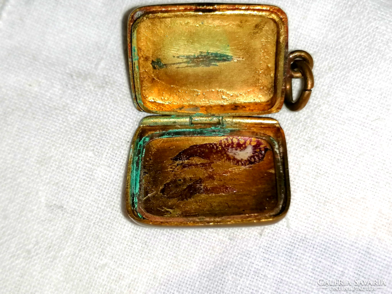 Antique, copper, openable, engraved, photo pendant 283.