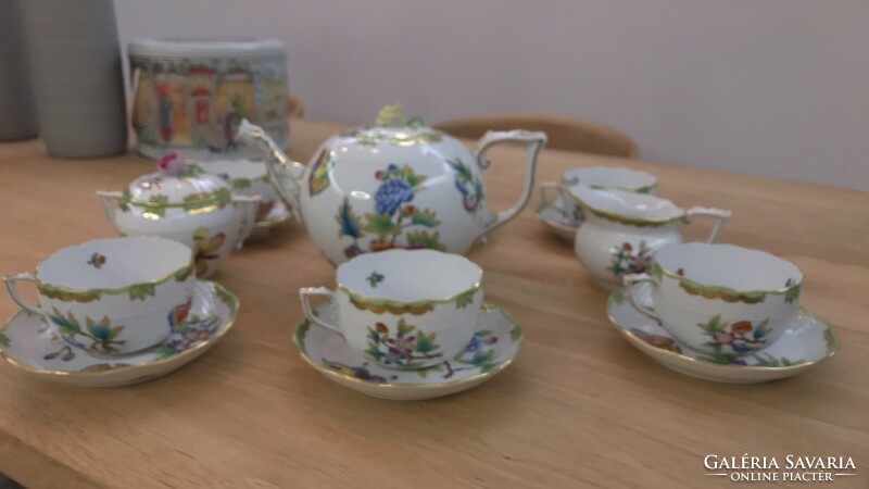 Herend Victoria patterned tea set