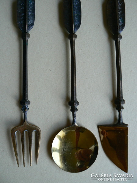 Zoltán Pap, goldsmith, wall decor. Knife-fork-spoon, (36x21 cm) cast bronze craftsman's work