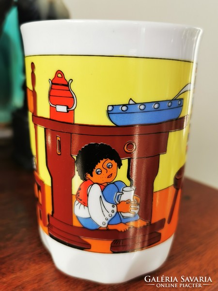 Zsolnay story mug,