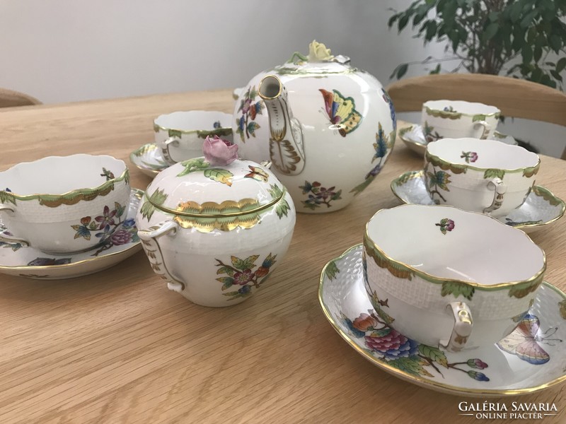 Herend Victoria patterned tea set