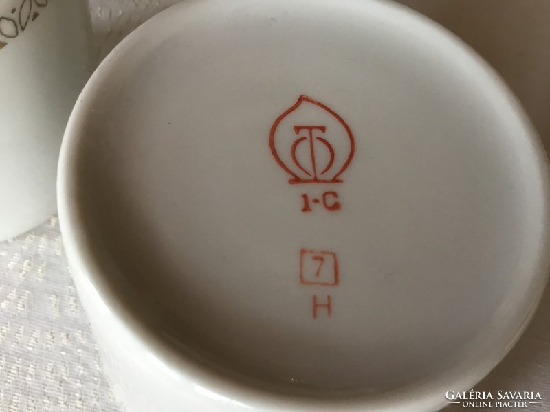 Antique tea cups, cocoa, in perfect condition (400)