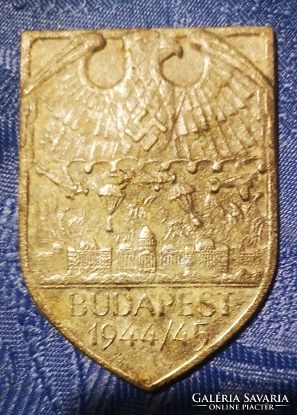 Plaque or badge-type militaria style, Budapest inscription, with German imperial mark