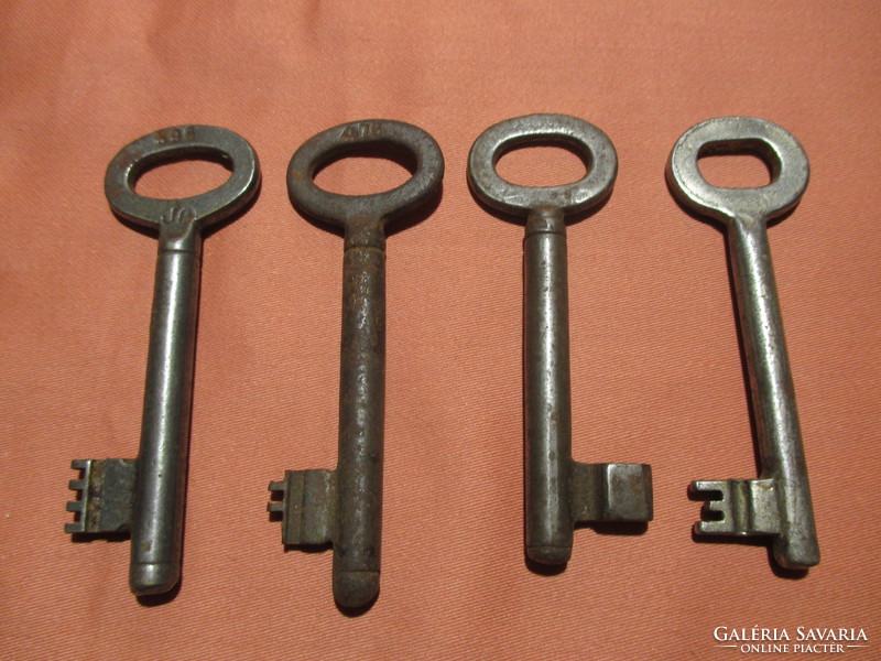 Old keys - 3 pcs