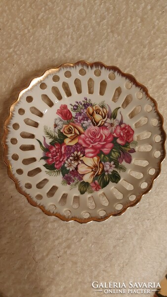 Pink porcelain bowl ceramic wall decoration with beautiful gilded openwork edge lace