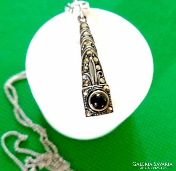 Silver onyx marcasite pendant and chain