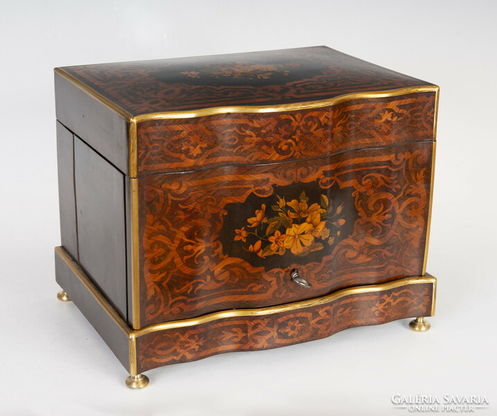 Boulle-style tantalus (drink box) - decorated with inlay