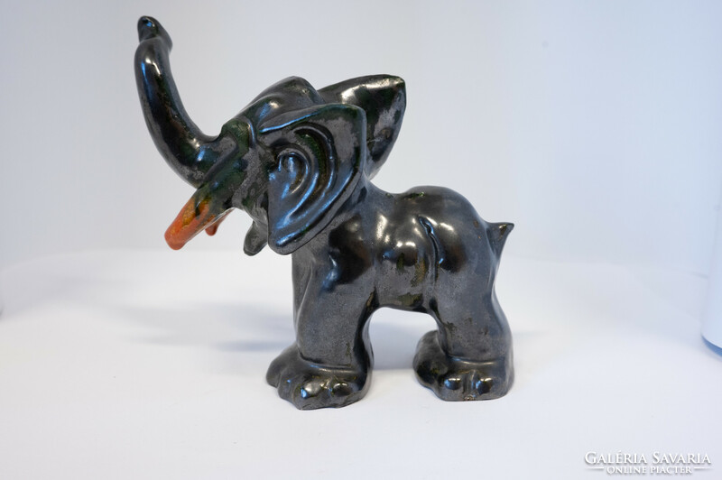 Komlós art deco kerámia elefánt, jelzés nélkül, m: 14 cm