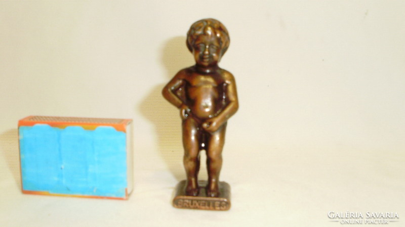 Little boy peeing - copper or tinned small statue