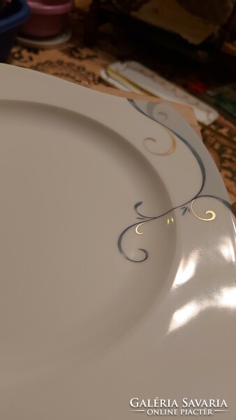 Fyrklövern porcelain plates pattern decorated with 18 carat gold