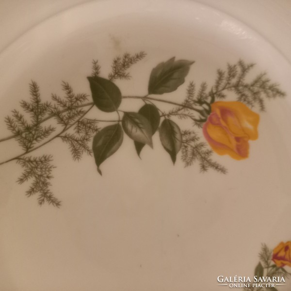 Yellow rose small plate