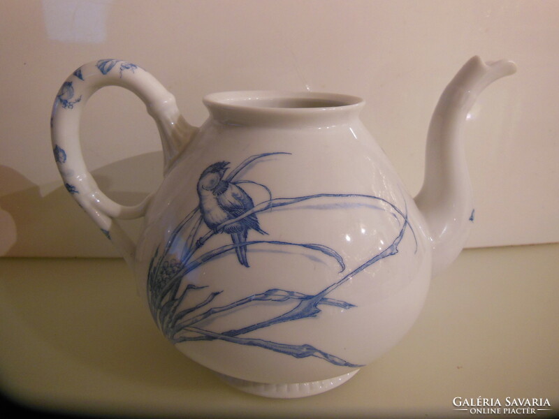 Jug - 1.4 liters - different pattern on the sides - 22 x 15 x 15 cm - porcelain - - perfect
