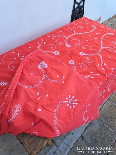 Beautiful embroidered tablecloth, 139*192 cm.