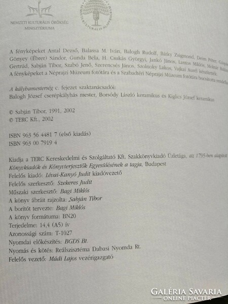 Népi cserépkályhák  könyv /Sabján Tibor 2002/