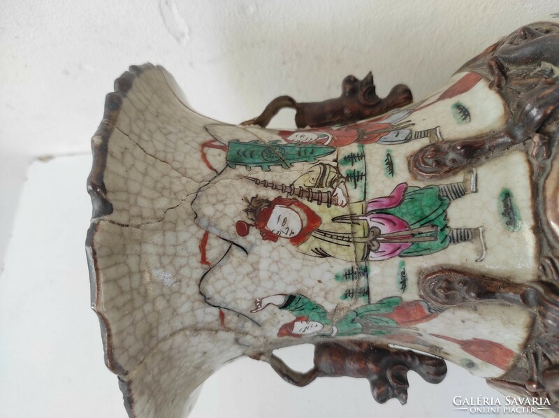 Antique Chinese porcelain large painted battle battle scene multi-person vase broken 719 6911